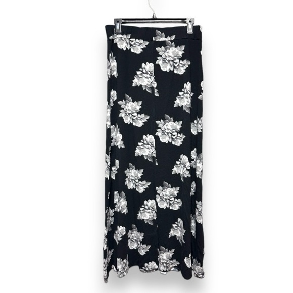 H&M Black White Floral Split Leg Maxi Skirt Women’s Size Medium Bodycon Romantic - Picture 2 of 15
